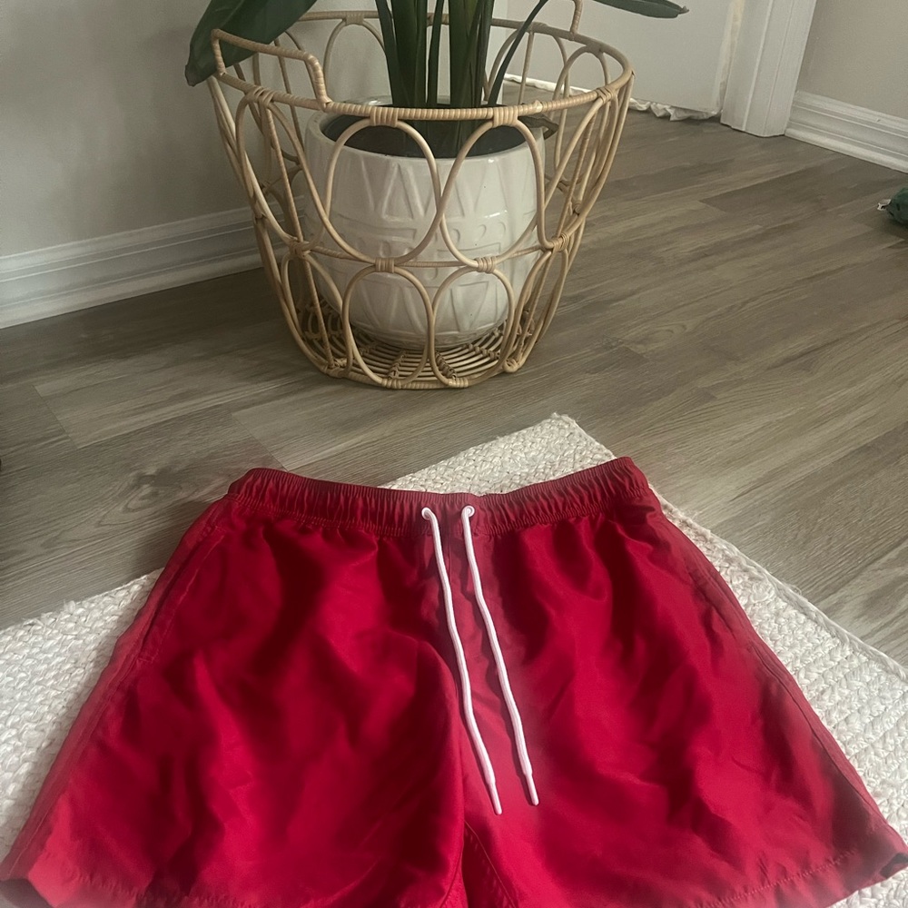 Amazon Essentials Men's 9" Quick-Dry Swim Suit Trunks Shorts - Red, Large